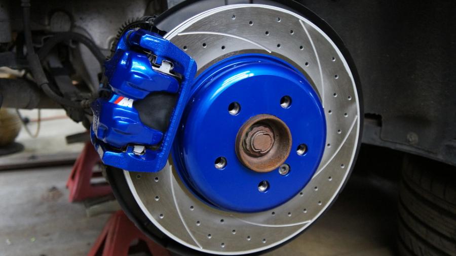 キャリパー塗装施工事例：BMW F13　キャリパー塗装＆ローター塗装　COLOR:#1115 Deep marine blue　ローター加工Type:C6S8D IMG10_1561_1W4Iu0_sub1.jpg