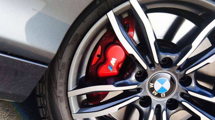 キャリパー塗装施工事例：BMW140iM　キャリパー塗装COLOR:#010 premiun rouge candy red IMG10_2091_pxlINE_sub6.jpg