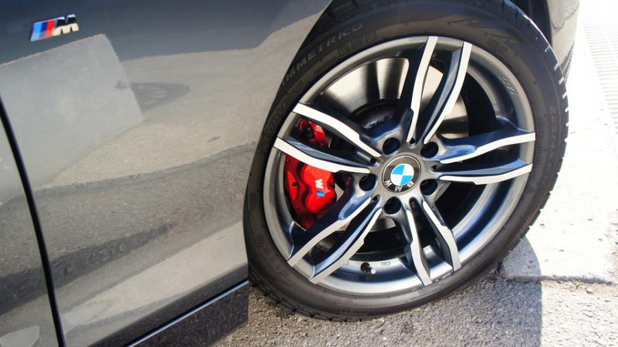 キャリパー塗装施工事例：BMW140iM　キャリパー塗装COLOR:#010 premiun rouge candy red IMG10_2091_pxlINE_sub7.jpg