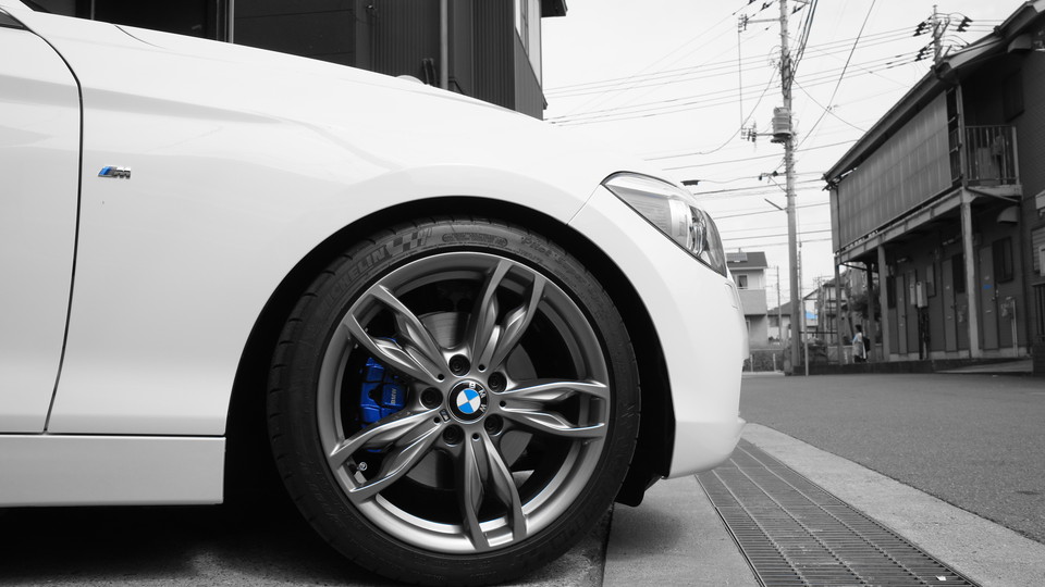 キャリパー塗装施工事例：BMW1シリーズ純正キャリパー塗装　カラー：#060 royal ocean blue IMG10_749_tE13sT_sub5.jpg