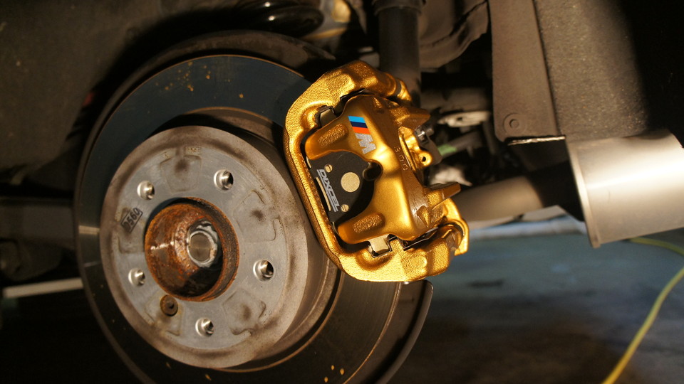 キャリパー塗装施工事例：BMW Z4純正キャリパー塗装　COLOR：#003 tokyo midnight gold＆#001 Italian losso solid IMG10_1078_7a3vyk_sub5.jpg