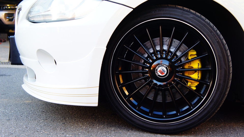 キャリパー塗装施工事例：BMW・Z4純正キャリパー塗装＆パット塗装　COLOR：#020 hawaiian passion yellow IMG10_1208_RXSTeJ_sub4.jpg