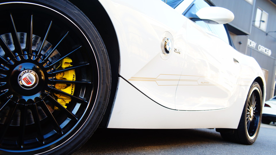 キャリパー塗装施工事例：BMW・Z4純正キャリパー塗装＆パット塗装　COLOR：#020 hawaiian passion yellow IMG10_1208_RXSTeJ_sub5.jpg