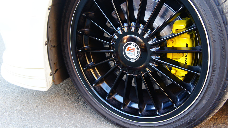 キャリパー塗装施工事例：BMW・Z4純正キャリパー塗装＆パット塗装　COLOR：#020 hawaiian passion yellow IMG10_1208_RXSTeJ_sub8.jpg