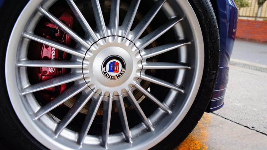 キャリパー塗装施工事例：BMW ALPINA B3 純正キャリパー塗装　ＣＯＬＯＲ：＃001Italian losso solid IMG10_1314_Bxt50U_sub4.jpg