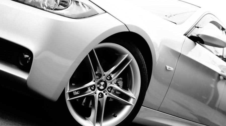 キャリパー塗装施工事例：BMW3シリーズ純正キャリパー塗装　COLOR：#052 Premium platinum silver IMG10_1343_fJsRDb_sub7.jpg