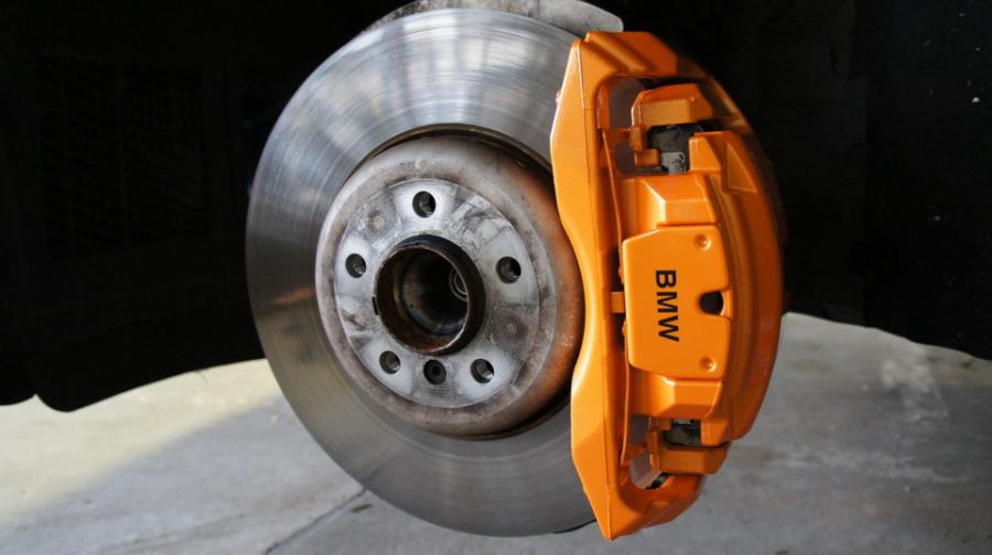 キャリパー塗装施工事例：BMW750i純正キャリパー塗装　COLOR：#098 honey of pearl orange IMG10_1346_f6Mdmc_sub1.jpg