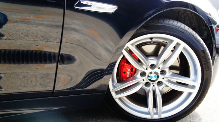 キャリパー塗装施工事例：BMW F10　キャリパー塗装　COLOR：#001 Italian losso solid IMG10_1373_5jX940_sub6.jpg