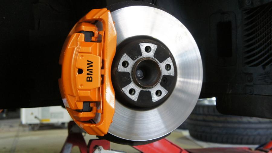 キャリパー塗装施工事例：BMW740L F02　キャリパー塗装　COLOR：#098 honey of pearl orange　D-DASHダストダウンブレーキパット前後装着 IMG10_1402_B6Ovek_sub1.jpg