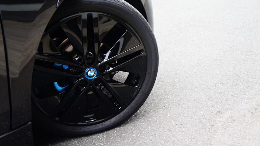 キャリパー塗装施工事例：BMW i3　キャリパー塗装　COLOR:オリジナル調色 IMG10_1428_NyDUnO_sub4.jpg