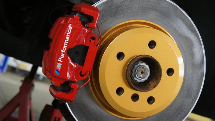 キャリパー塗装施工事例：BMW X3　キャリパー塗装＆ローター塗装　COLOR:#001 Italian losso solid＆#003 Tokyo midnight gold IMG10_1433_85S5OB_sub1.jpg