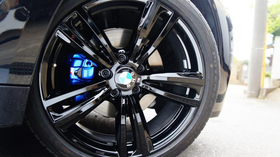 キャリパー塗装施工事例：BMW F36　キャリパー塗装　COLOR:#1115 Deep marine blue IMG10_1472_oLB9a7_sub5.jpg