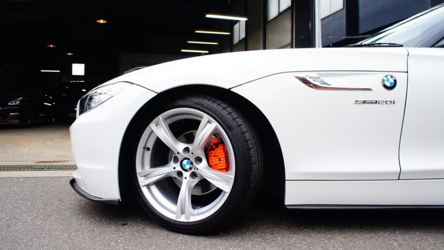 キャリパー塗装施工事例：BMW Z4　キャリパー塗装＆ローター塗装　COLOR:#1110 Valencia premium orange＆#005 Deep coal black IMG10_1646_VTHtIN_sub5.jpg