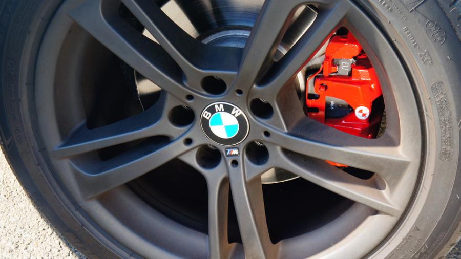キャリパー塗装施工事例：BMW X3　キャリパー塗装　COLOR:#001 Italian losso solid IMG10_1695_RmHBRc_sub3.jpg