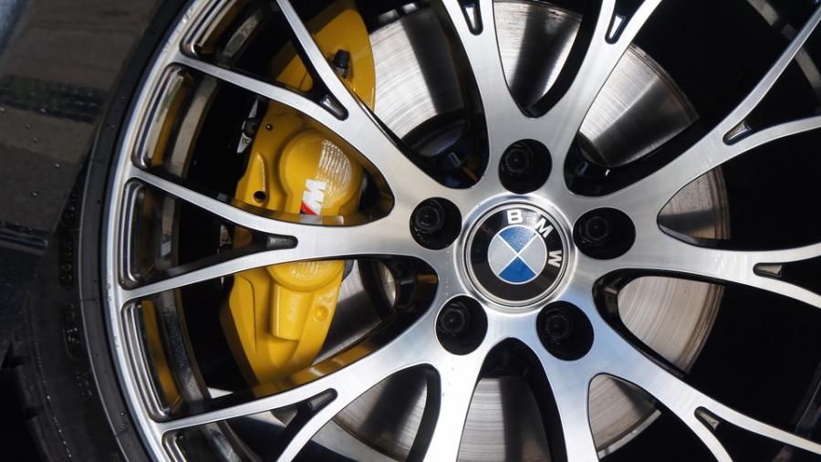 キャリパー塗装施工事例：BMW F31 320dt　キャリパー塗装　COLOR:#002 giallo modena IMG10_1725_O5al2f_sub5.jpg