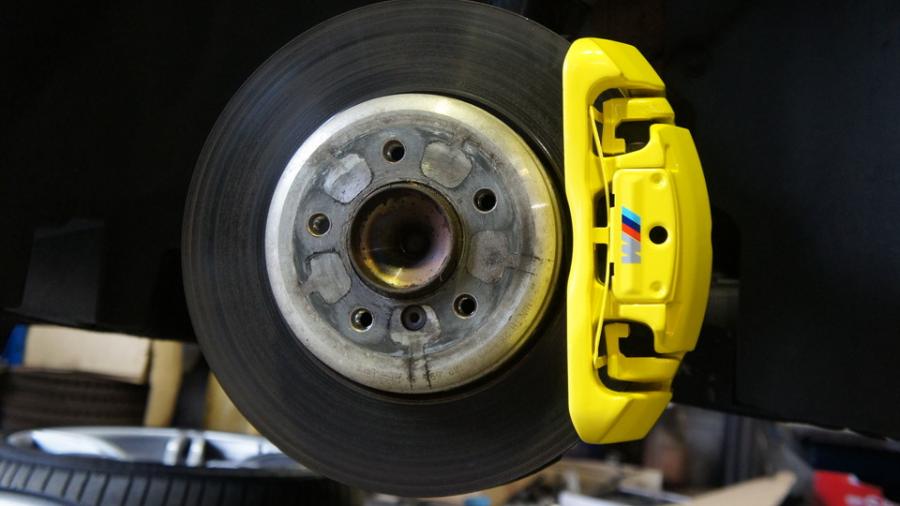 キャリパー塗装施工事例：BMW Z4　キャリパー塗装　COLOR:#020 hawaiian passion yellow IMG10_1731_ynuCdF_sub1.jpg