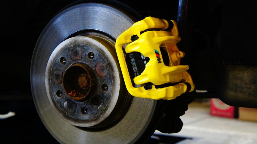 キャリパー塗装施工事例：BMW Z4　キャリパー塗装　COLOR:#020 hawaiian passion yellow IMG10_1731_ynuCdF_sub2.jpg