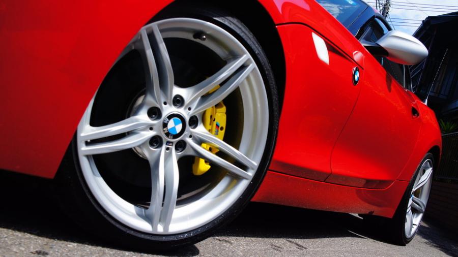 キャリパー塗装施工事例：BMW Z4　キャリパー塗装　COLOR:#020 hawaiian passion yellow IMG10_1731_ynuCdF_sub4.jpg