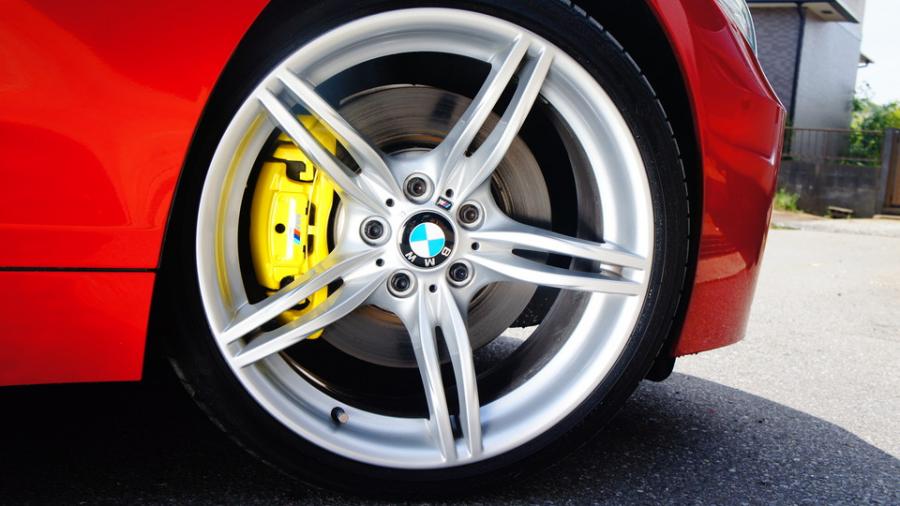 キャリパー塗装施工事例：BMW Z4　キャリパー塗装　COLOR:#020 hawaiian passion yellow IMG10_1731_ynuCdF_sub6.jpg