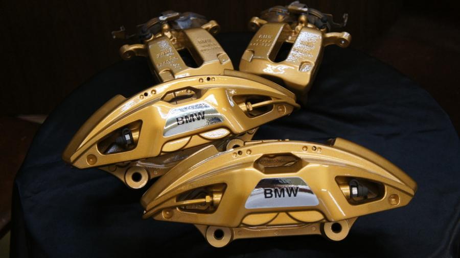 キャリパー塗装施工事例：BMW　キャリパー塗装　COLOR:オリジナル調色ゴールド系 IMG10_1777_dB3ecH_sub1.jpg