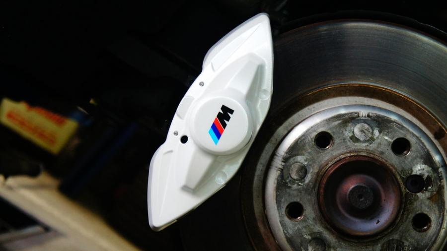 キャリパー塗装施工事例：BMW235i　キャリパー塗装　COLOR:#007 Premium whitepearl IMG10_1856_T2wrQg_sub1.jpg