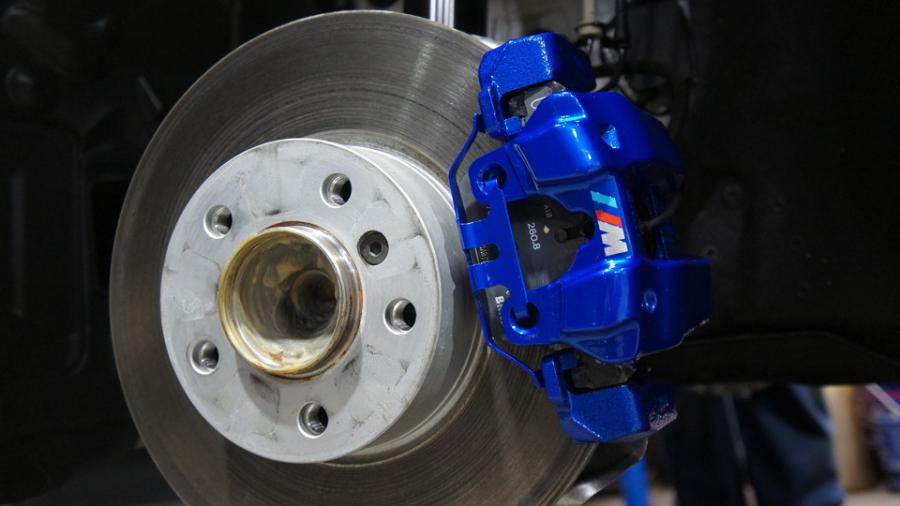 キャリパー塗装施工事例：BMW320ツーリング　キャリパー塗装COLOR:#1115 Deep marine blue IMG10_1932_jngHEs_sub1.jpg