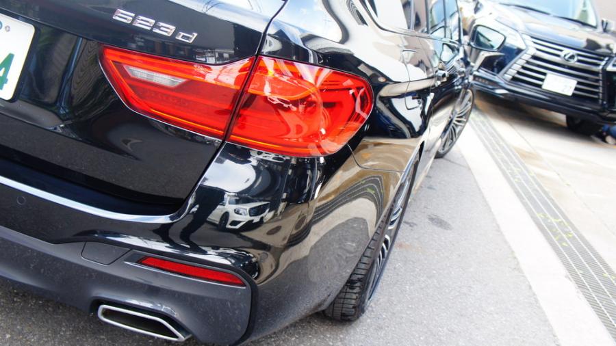 キャリパー塗装施工事例：BMW523d　キャリパー塗装COLOR：#1115 Deep marine blue　キドニーグリル：マットブラック塗装 IMG10_1935_9SvaL3_sub9.jpg