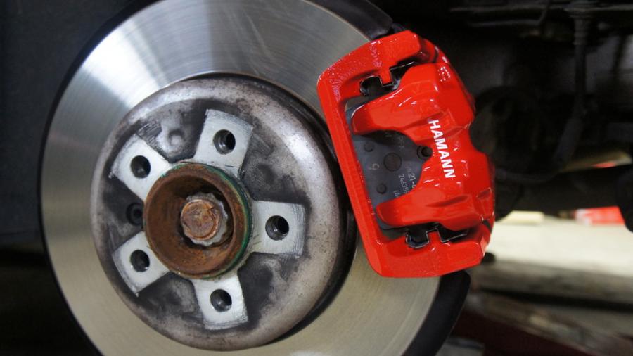 キャリパー塗装施工事例：BMW F13　キャリパー塗装COLOR:#001 Italian losso solid IMG10_2049_vtj14e_sub2.jpg