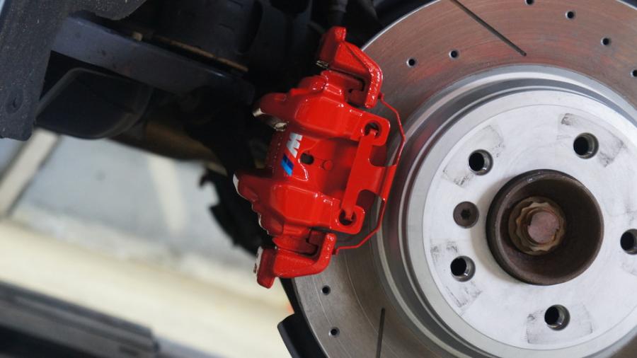 キャリパー塗装施工事例：BMW3シリーズ　キャリパー塗装COLOR:#001 Italian losso solid　ローター加工Type:DD IMG10_2099_QEBvX4_sub1.jpg