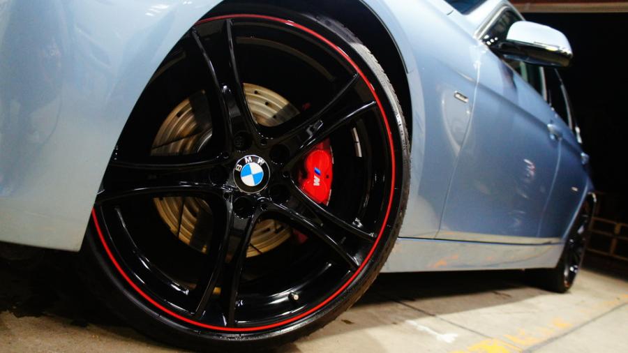 キャリパー塗装施工事例：BMW3シリーズ　キャリパー塗装COLOR:#001 Italian losso solid　ローター加工Type:DD IMG10_2099_QEBvX4_sub4.jpg