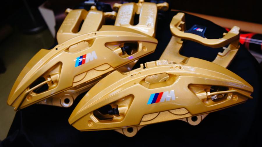 BMW　７シリーズ　キャリパー塗装COLOR:オリジナルゴールド（調色）