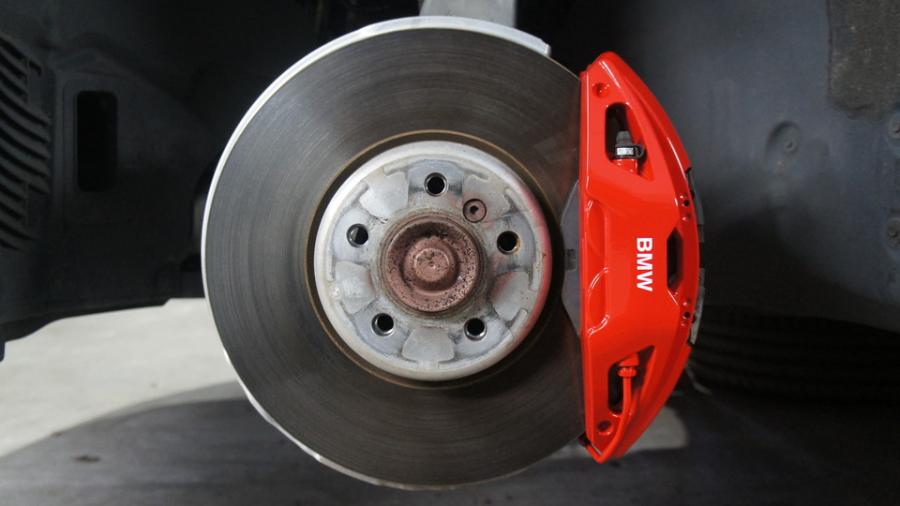 BMW740i　キャリパー塗装COLOR:#001 Italian losso solid