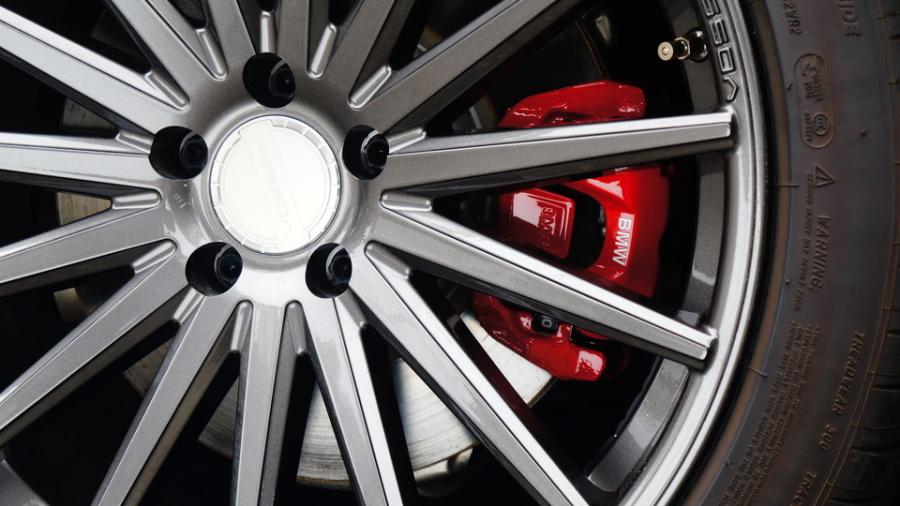 キャリパー塗装施工事例：BMW740i　キャリパー塗装COLOR:#001 Italian losso solid IMG10_2195_kVCZvy_sub6.jpg