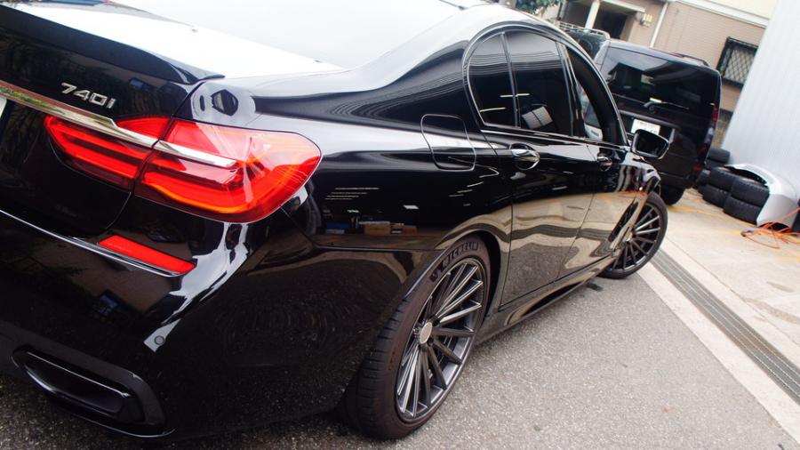 キャリパー塗装施工事例：BMW740i　キャリパー塗装COLOR:#001 Italian losso solid IMG10_2195_kVCZvy_sub7.jpg