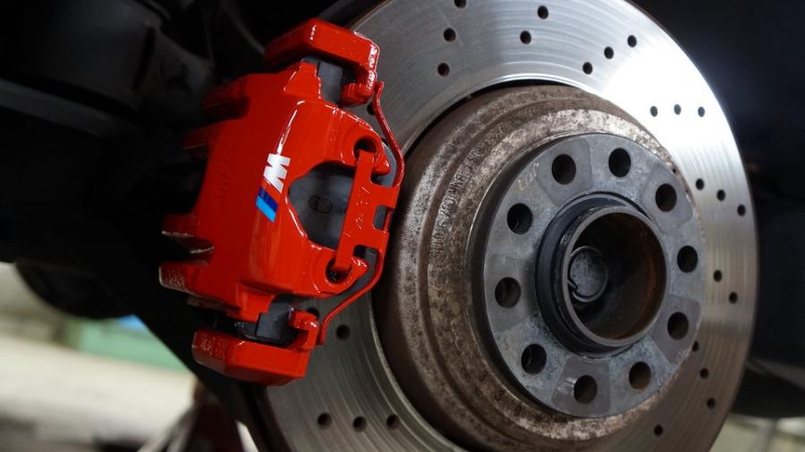 キャリパー塗装施工事例：BMW M3　キャリパー塗装COLOR:#001 Italian losso solid IMG10_2364_3FMYk8_sub2.jpg