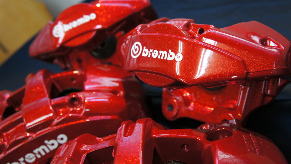 キャリパー塗装施工事例：BMWパフォーマンスブレンボキャリパー　塗装色：#011 royal flash candy red IMG10_609_r2U8vg_sub2.jpg