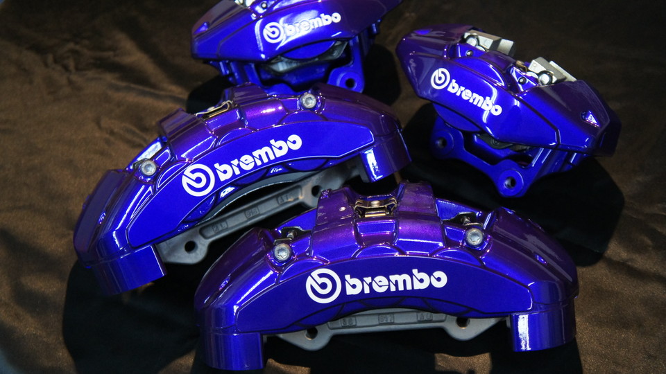 BMWパフォーマンスブレンボキャリパー塗装　カラー：#066 artistic heart purple