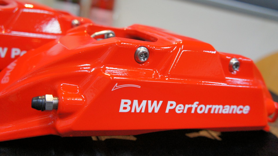 キャリパー塗装施工事例：BMW用社外キャリパー塗装　カラー：ブレンボレッド IMG10_646_yz2AGz_sub1.jpg
