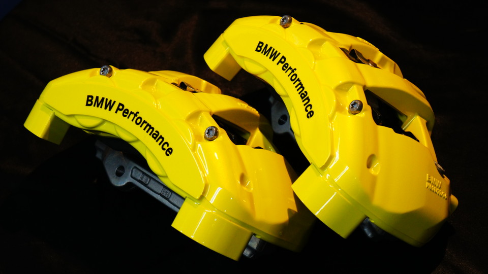 キャリパー塗装施工事例：BMWパフォーマンスブレンボキャリパー塗装　カラー：#020 hawaiian passion yellow IMG10_680_ZpMLZe_sub1.jpg