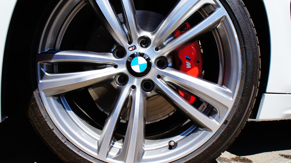 キャリパー塗装施工事例：BMW435i F32純正キャリパー塗装　カラー：#001 Italian losso solid IMG10_684_26WGux_sub10.jpg