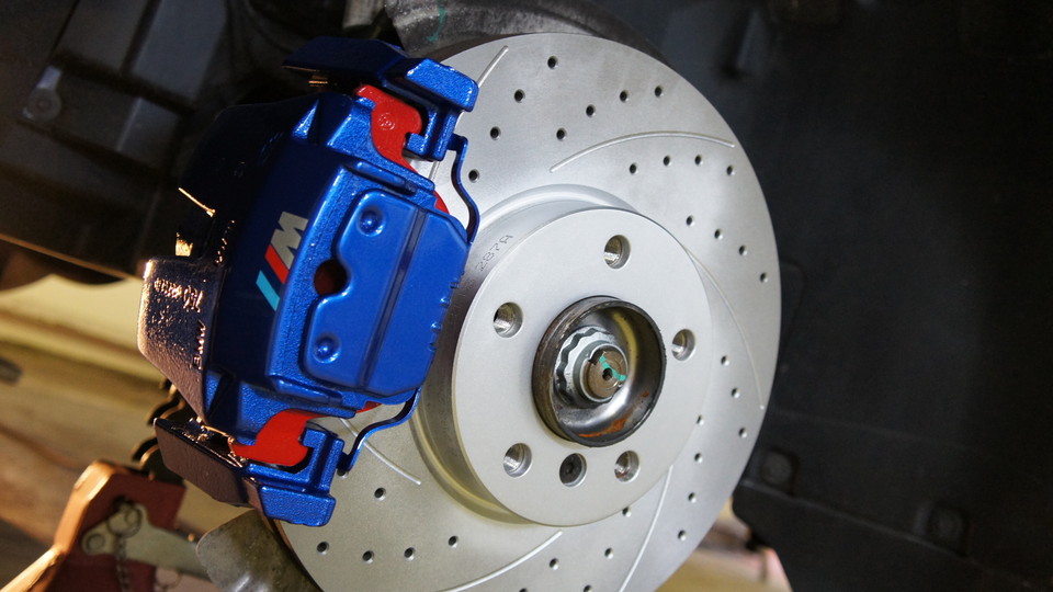 BMW X5純正キャリパー塗装＆ローター加工Type:C6S8D　カラー：調色にてオリジナルブルー