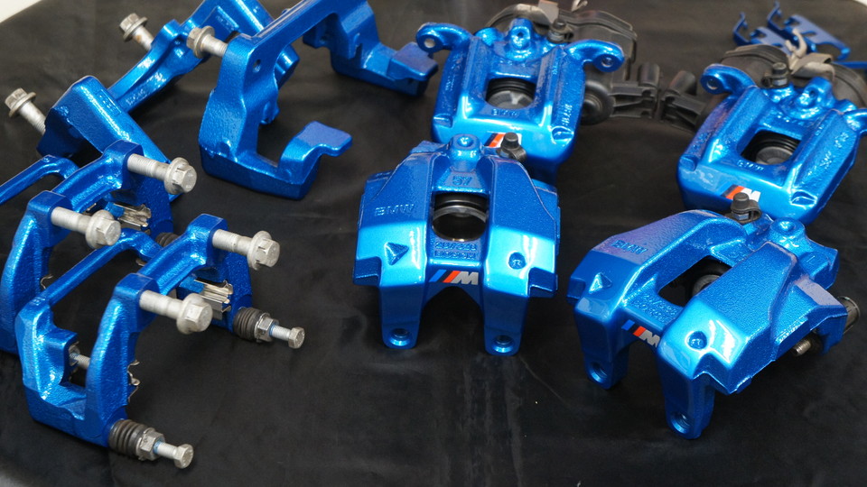 キャリパー塗装施工事例：BMW X3純正キャリパー塗装　カラー：オリジナルブルー IMG10_742_qRKbRL_sub1.jpg