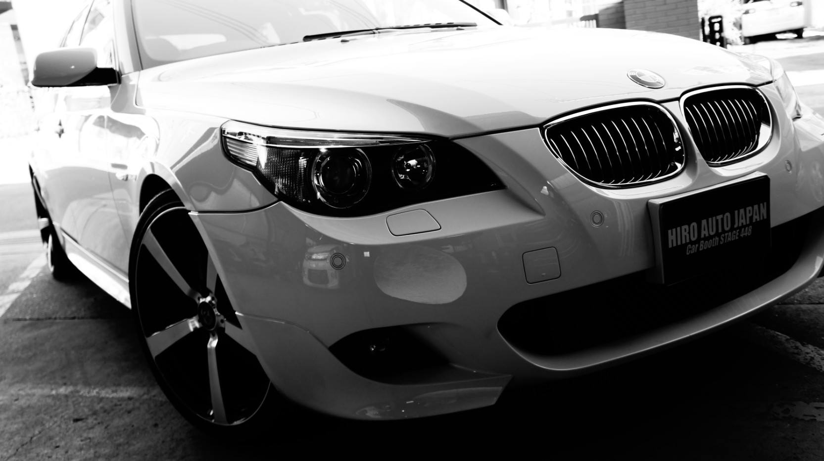 BMW 550i E61キャリパー塗装COLOR：#003 tokyo midnight gold ローター塗装COLOR： #052 premium platinum silver  D-DASHダストダウンブレーキパット一台分前後装着