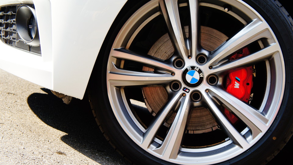 キャリパー塗装施工事例：BMW435iF32キャリパー塗装 COLOR:BMWパフォーマンスレッド IMG10_911_QDL5De_sub3.jpg