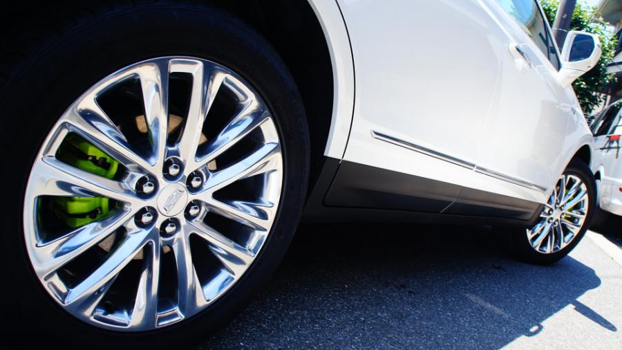 キャリパー塗装施工事例：キャデラックXT5　キャリパー塗装　COLOR:#1116 Acid green IMG11_1837_FkpCbq_sub6.jpg