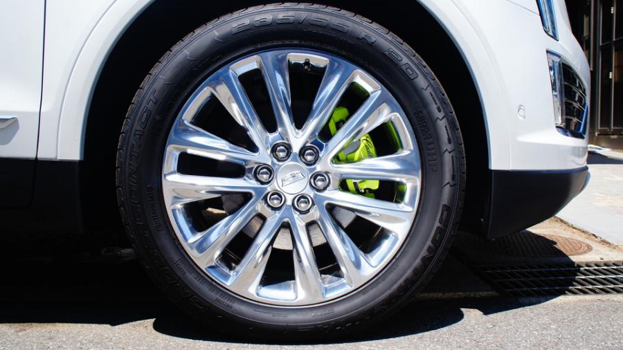 キャリパー塗装施工事例：キャデラックXT5　キャリパー塗装　COLOR:#1116 Acid green IMG11_1837_FkpCbq_sub7.jpg