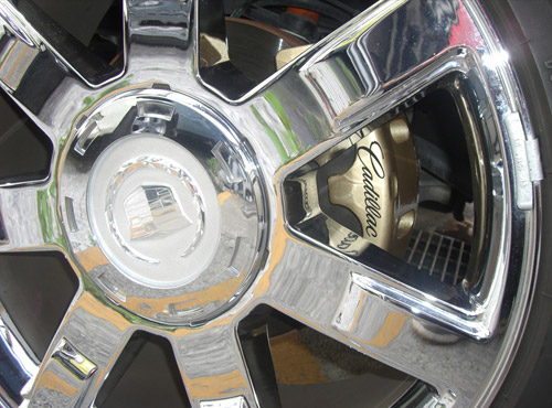 キャリパー塗装施工事例：Escalade IMG11_250_EMmpON_sub1.jpg