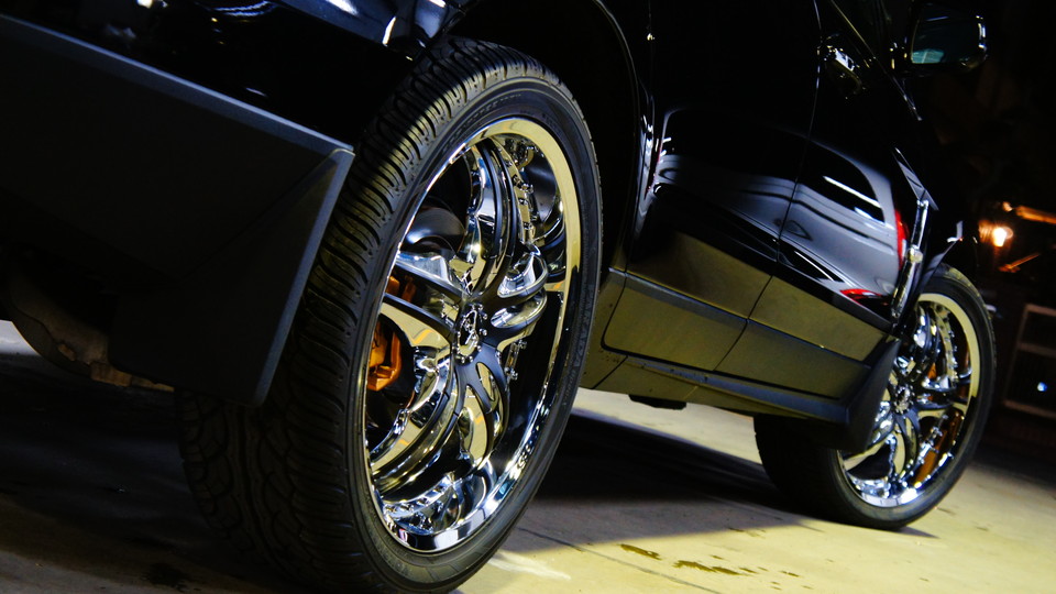 キャリパー塗装施工事例：キャデラックSRX　塗装色：#003 tokyo midnight gold IMG11_612_RJbMMy_sub7.jpg