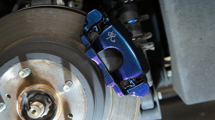 キャリパー塗装施工事例：光岡自動車オロチ兜・キャリパー塗装　COLOR:オリジナルカラー　ハイポリッシュ加工 IMG120_1361_oj5MtM_sub2.jpg