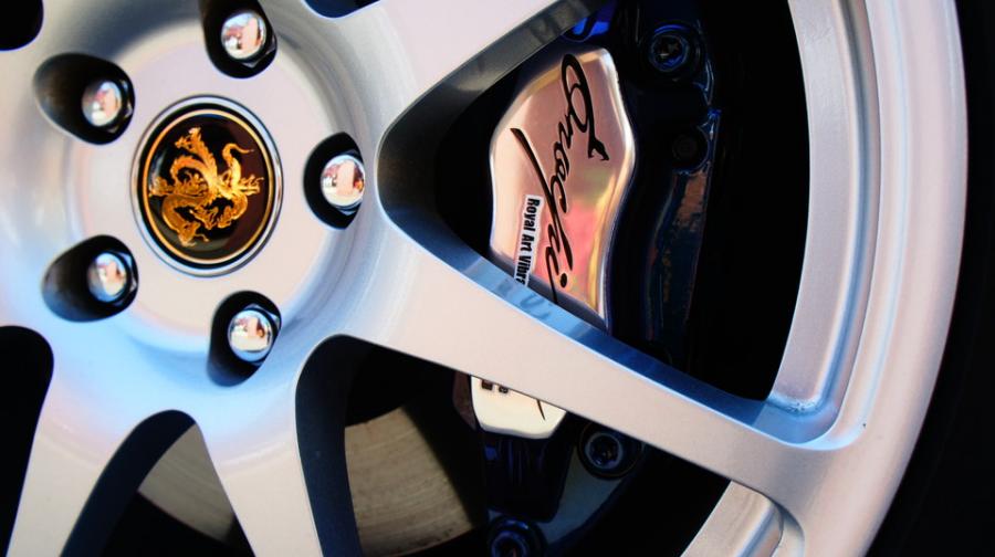 キャリパー塗装施工事例：光岡自動車オロチ兜・キャリパー塗装　COLOR:オリジナルカラー　ハイポリッシュ加工 IMG120_1361_oj5MtM_sub4.jpg